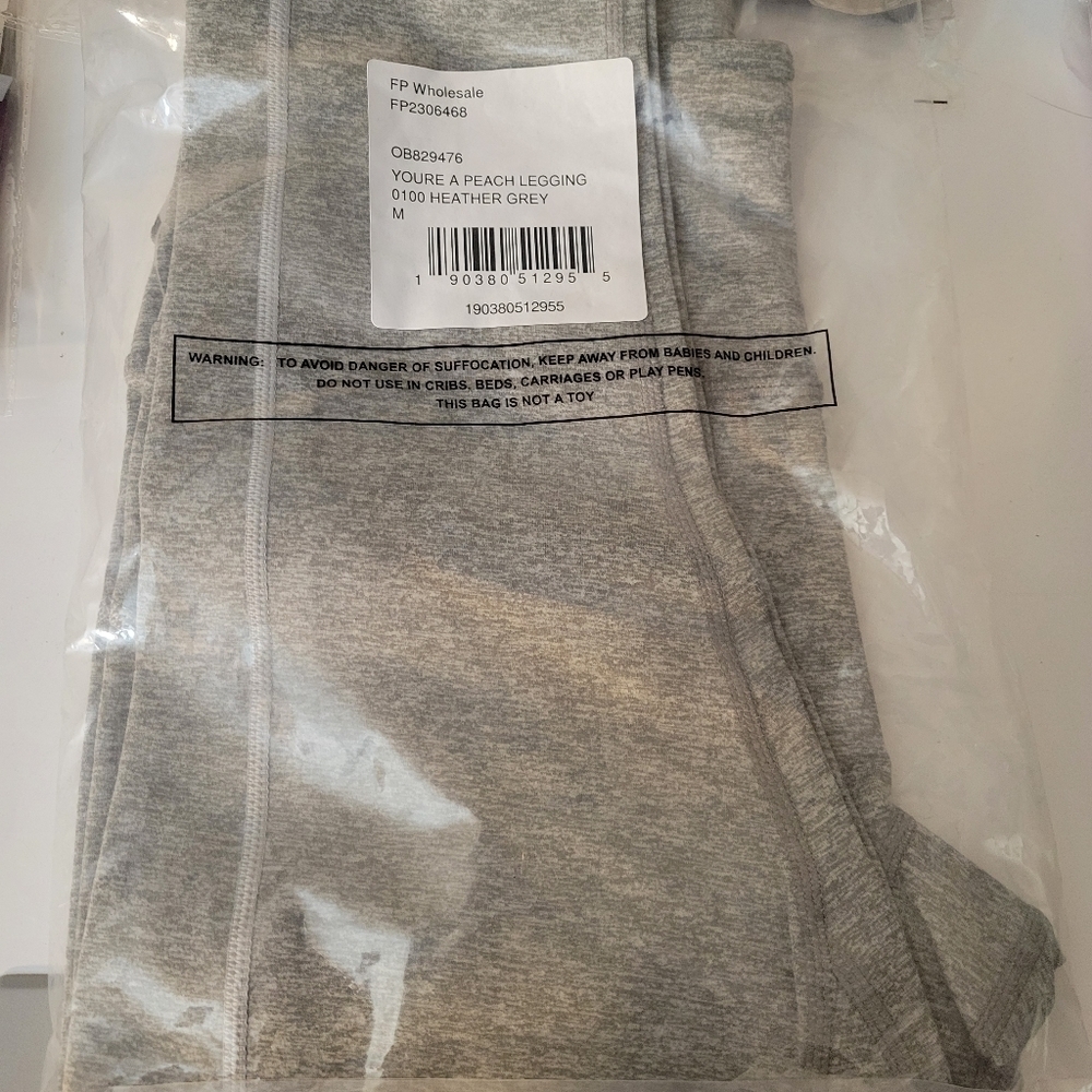 Free People You're a Peach Leggings in Heather Grey-M/L - Picture 5 of 8
